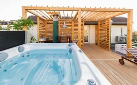 Romantic Studio With Jacuzzi